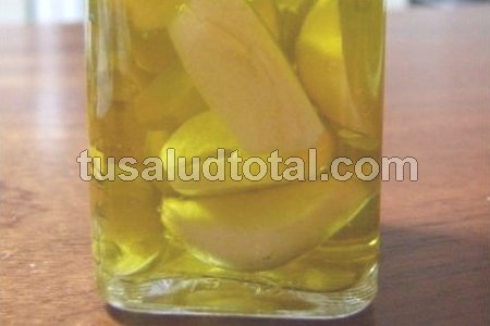 Remedios caseros para la psoriasis: aceite de ajo
