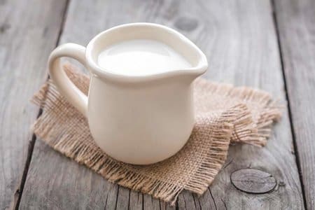 Medicina casera para la urticaria: compresas de leche