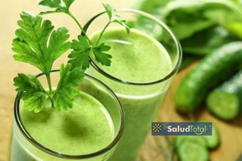 Conoce los mejores jugos para el mal aliento