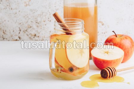 Vinagre de sidra de manzana con miel (medicinas caseras para las arrugas)