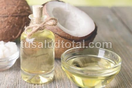 Remedios caseros para el cabello graso: aceite de coco